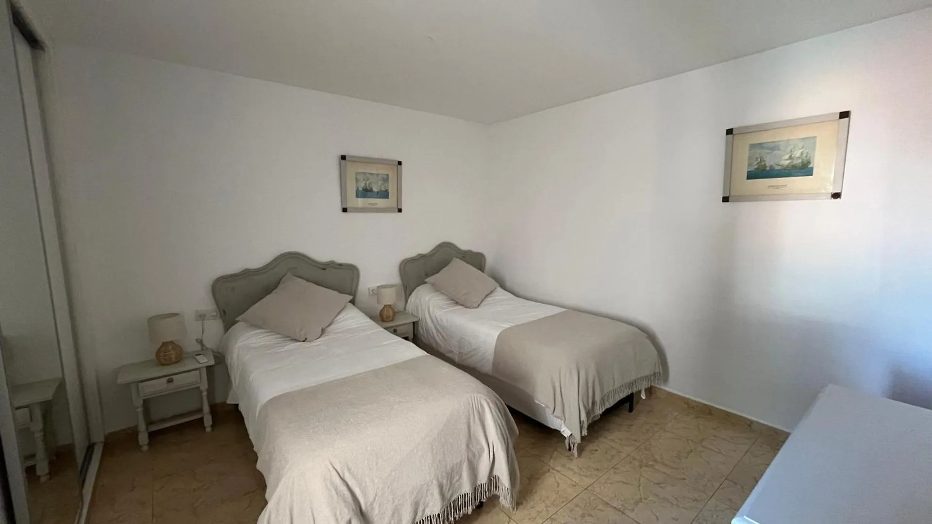 Lovely 2 Bedroom Apartment Near The Beach  Ροκέτας ντε Μαρ