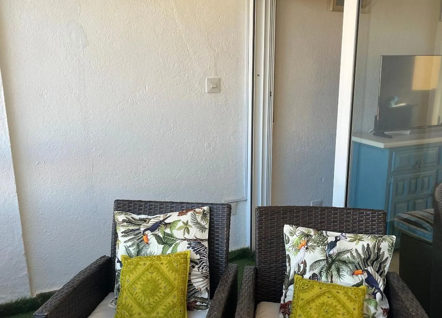 Lovely 2 Bedroom Apartment Near The Beach